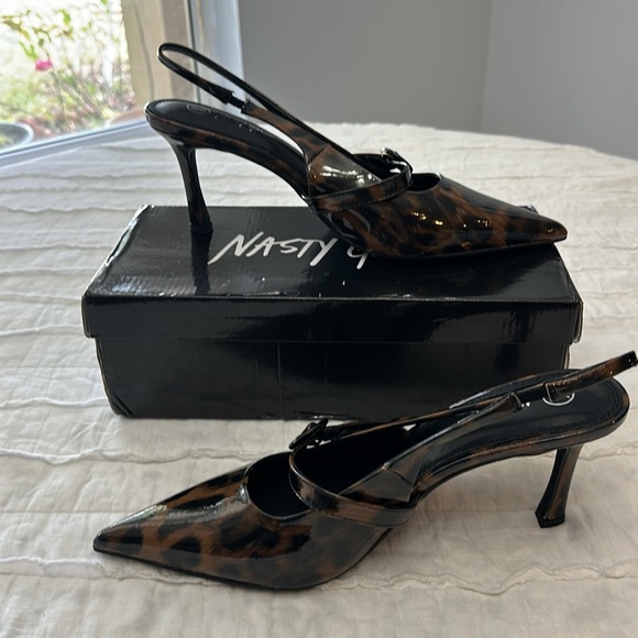 Faux Leather Leopard Sling Back Pointed Court Heels - Picture 8 of 11